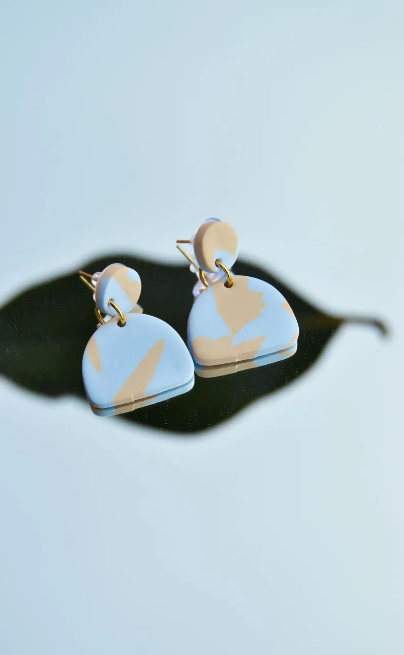 Pendientes artesanales de formas únicas